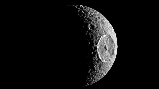 Mặt trăng của sao Thổ che dấu một đại dương bí mật dưới lòng đất - 1