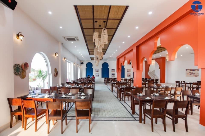 Không gian phía bên trong nhà hàng - Ảnh: Hoàng Thao Seaview