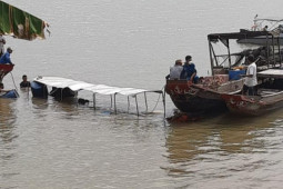 An ninh - Xã hội - Một dân quân tự vệ tử vong khi chống "cát tặc" trên sông Hàm Luông