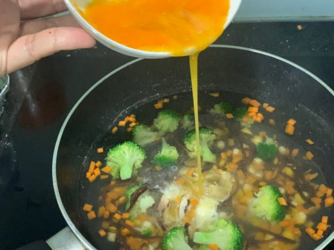 Giò đông rau củ, món duy nhất &#34;cân&#34; cả mâm cơm ngày mưa gió - 6