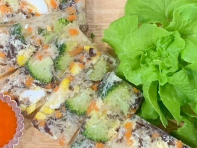 Ẩm thực - Giò đông rau củ, món duy nhất "cân" cả mâm cơm ngày mưa gió