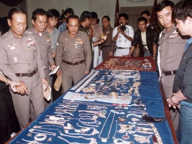 Thế giới - Vụ trộm 20 triệu USD đá quý khiến hai quốc gia căng thẳng suốt 33 năm