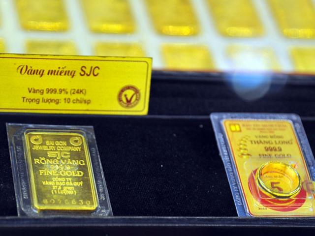 Kinh doanh - Giá vàng tăng sốc rồi quay đầu “lao dốc”, đâu là mức đỉnh của năm 2022?