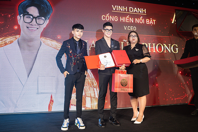 Chân dung chàng CEO 9X điển trai: “Tôi đã biết cách mỉm cười với cuộc sống” - 2