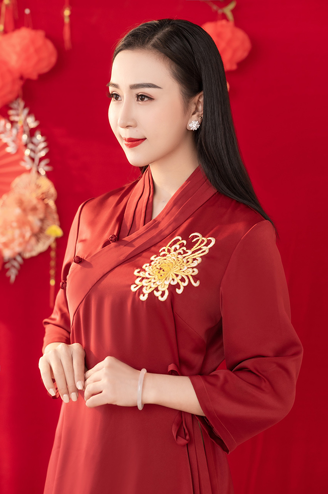 Nữ hoàng sắc đẹp Thanh Loan thanh lịch trong BST Pháp phục cao cấp Bình An của NTK Ngân Nguyễn - 5