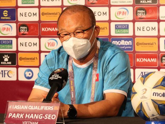 Bóng đá - Trực tiếp họp báo ĐT Việt Nam sau trận gặp Australia: Thầy Park bình luận về bàn thua