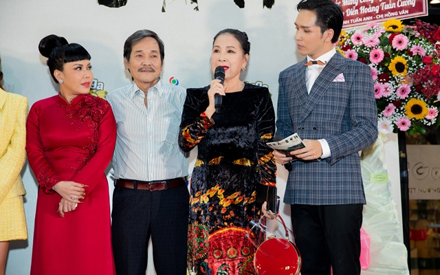 Sao Việt nô nức khoe sắc trên thảm đỏ ra mắt phim kinh dị Việt Nam duy nhất ra mắt dịp Tết 2022 - 4