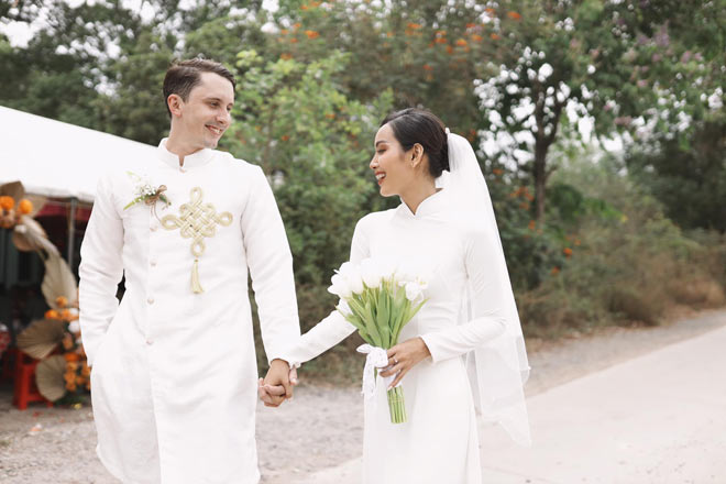 Việt Trinh và chồng ngoại quốc có bộ ảnh cưới đẹp như mơ