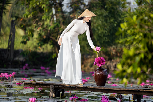 Nguyễn Phạm Tường Vi (sinh năm 1997, Đắk Nông) là Á hậu của cuộc thi 'Đại sứ hoàn mỹ 2020' (cuộc thi nhan sắc dành cho những cô gái chuyển giới). 
