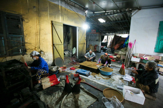 Nằm cạnh quốc lộ 5A, thôn Dưỡng Thái Bắc (xã Kim Thành, huyện Phúc Thành, Hải Dương) từ lâu đã nổi tiếng với nghề sản xuất hương hàng đầu.