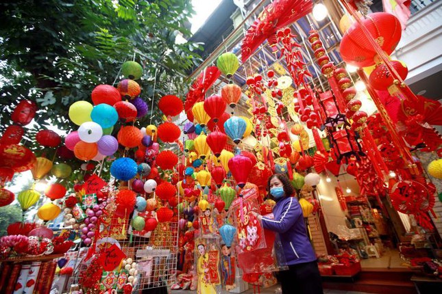 Phố Hàng Mã (Hà Nội) lên báo nước
ngoài. EPA-EFE