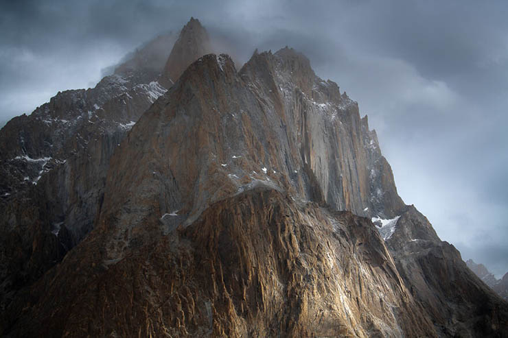 4. Được biết, Trango Towers là một nhóm các ngọn núi đá cao vút nằm ở vùng Baltoro, thuộc dãy Karakoram, ở Pakistan.
