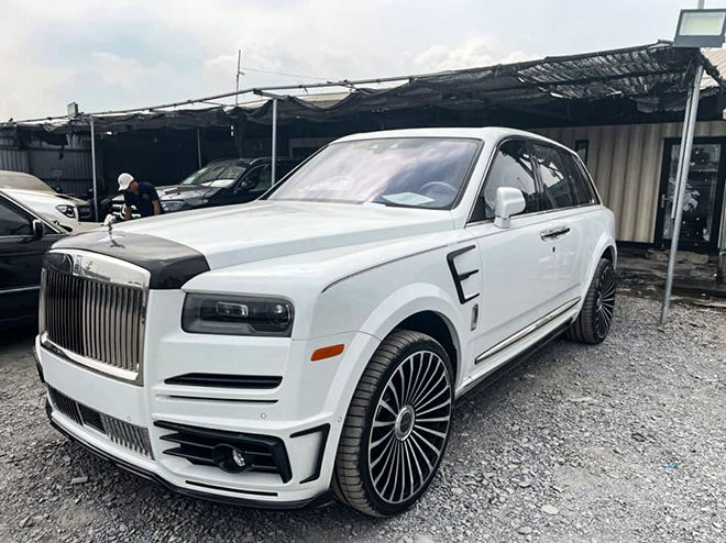 Rolls-Royce Cullinan Mansory đầu tiên xuất hiện tại Việt Nam - 3