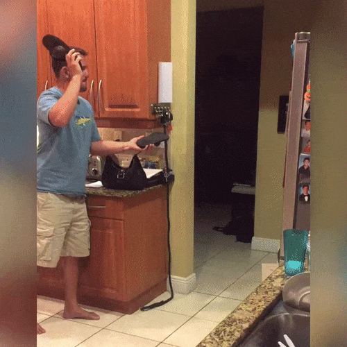 Khi các phụ huynh hài hước khiến cho con cái phải khiếp vía - 5