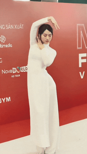 Lê Bống mặc áo dài đi thi hoa hậu, bị chê múa kém dẻo - 3