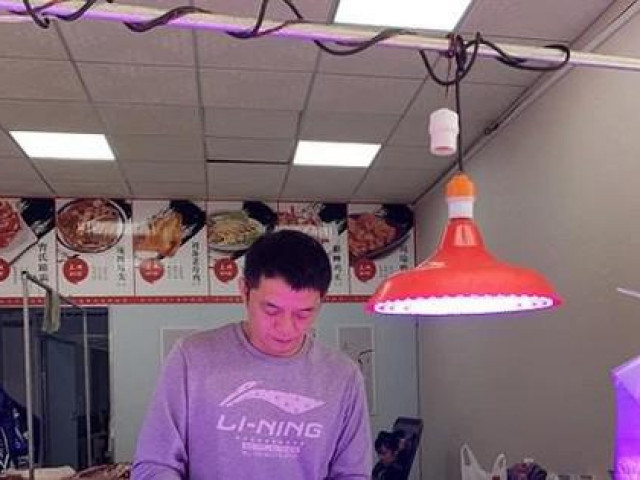 Giáo dục - du học - Tranh cãi câu chuyện "cử nhân đi bán thịt lợn, bán 3 ngày bằng lương công chức cả tháng"