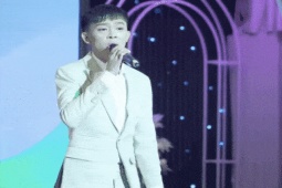 Nhạc - Sau ồn ào cát-xê 200 triệu, Hồ Văn Cường gây tranh cãi gay gắt vì màn hát live dịp cuối năm