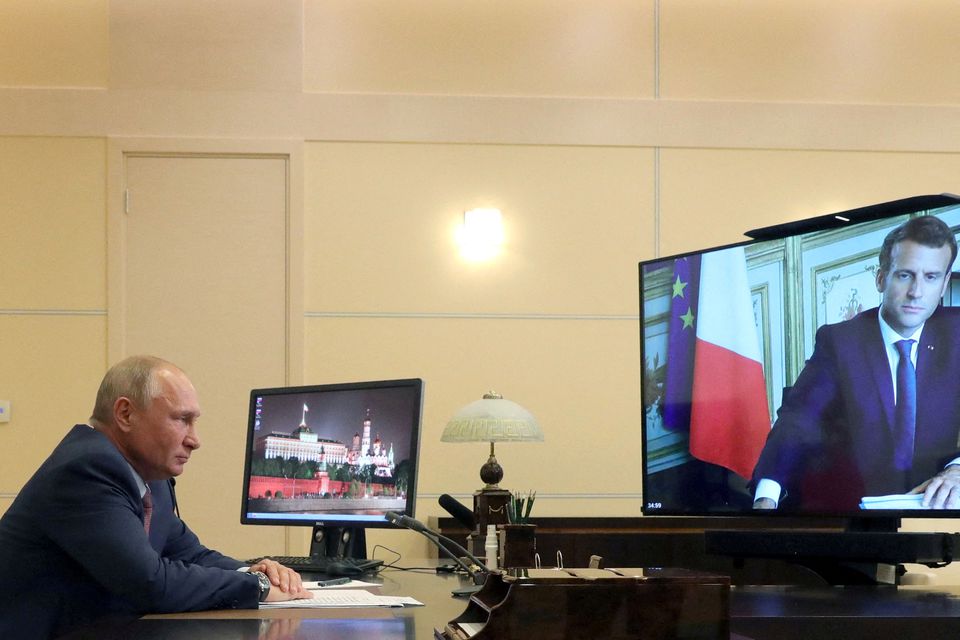 Ông Putin điện đàm với Tổng thống Pháp Emanuel Macron.