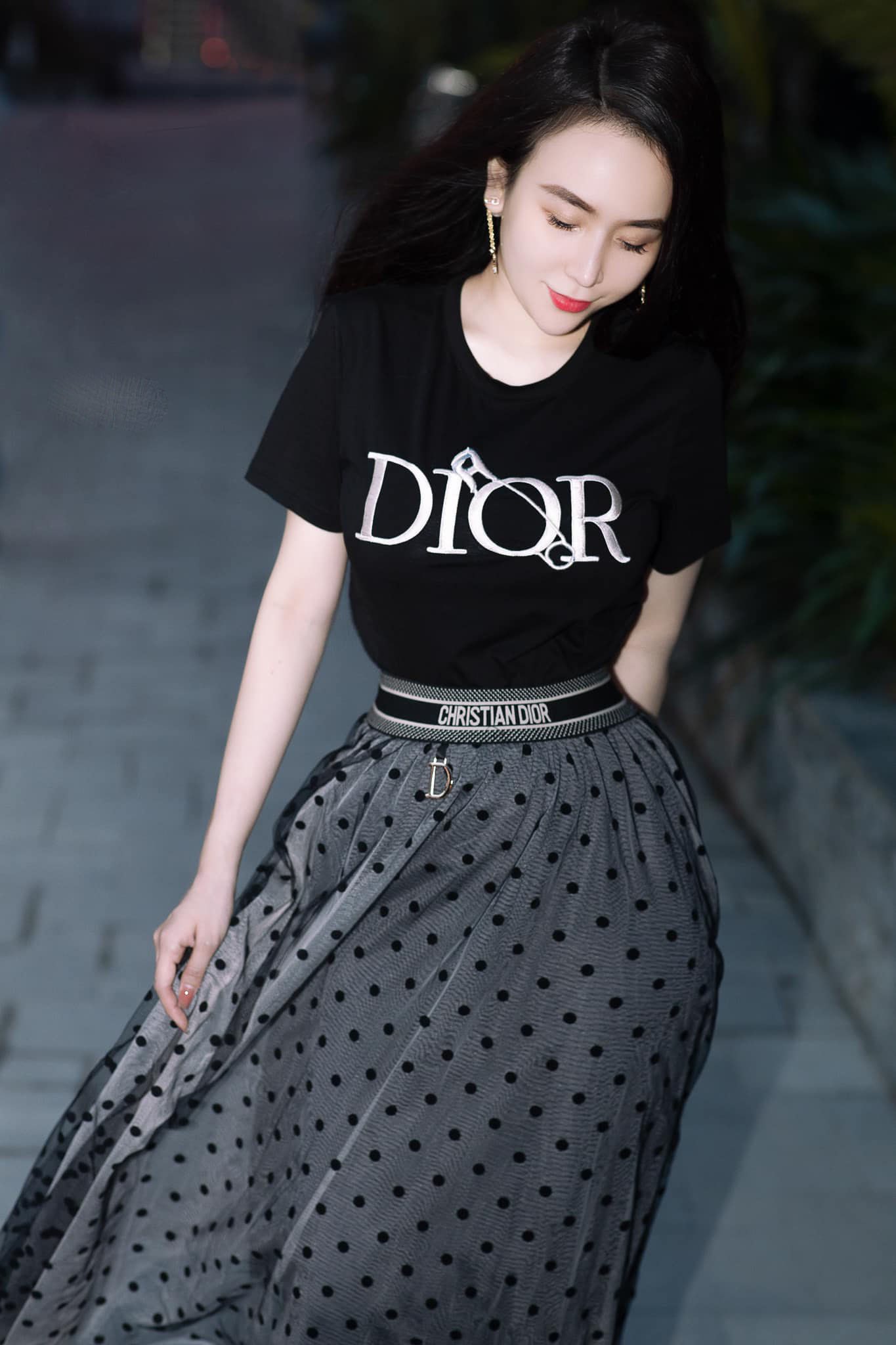 Nhưng từ sau khi kết hôn và làm mẹ, Thảo Bebe đã có sự kín đáo hơn trong ăn mặc.