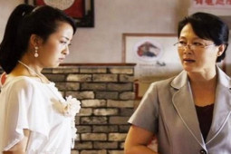 Bạn trẻ - Cuộc sống - Vượt hàng trăm cây số về Tết mẹ chồng, con dâu sốc nặng trước đòi hỏi "lì xì" của mẹ chồng