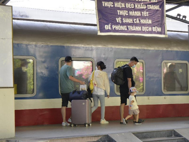 Tin tức trong ngày - "Chỉ về nhà mới là Tết"