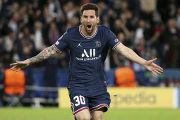 Tin mới nhất bóng đá tối 31/1: Messi trở lại mặc áo số 10