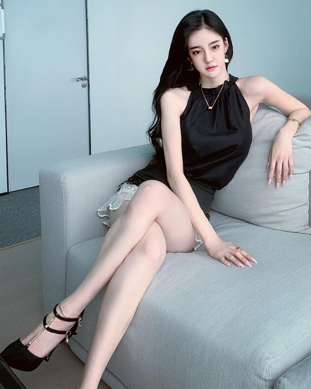 Cô gái chân dài có nhan sắc được ví như "Angela Baby phiên bản Hàn" - 1
