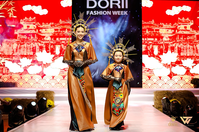 NTK Tạ Linh Nhân ra mắt 5 bộ sưu tập tại &#34;Dorii Fashion Week 2022&#34; - 5
