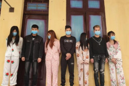 Mở "tiệc" thác loạn, 3 cô gái cùng bạn trai mất Tết