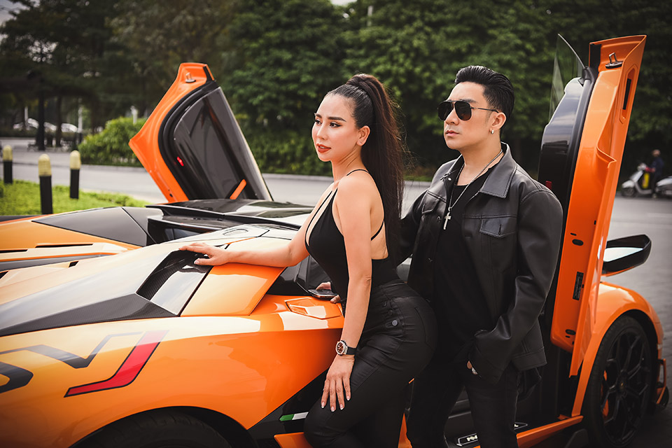 Quang Hà lái Lamborghini 70 tỷ chở nữ CEO nóng bỏng du xuân gây náo loạn ngày mùng 1 Tết - 7