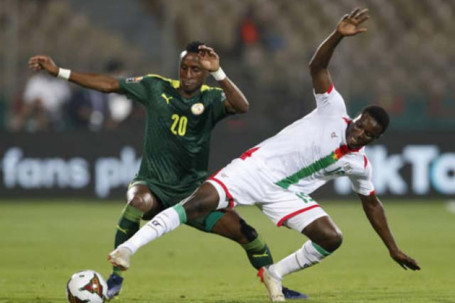 Video bóng đá Burkina Faso - Senegal: 17 phút tưng bừng, ngôi sao định đoạt (Cúp châu Phi)