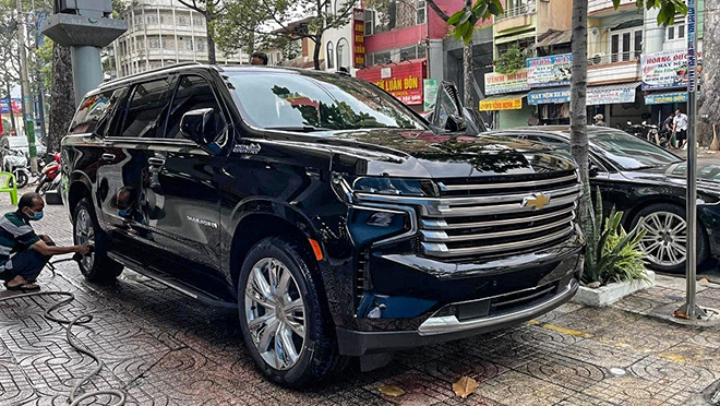 Cận cảnh xe SUV cỡ lớn Chevrolet Suburban hoàn toàn mới tại TP.HCM - 4