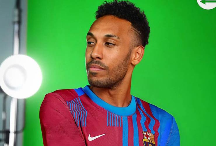 Aubameyang đã sang Barca nhưng hiện phần lớn lương vẫn là từ Arsenal