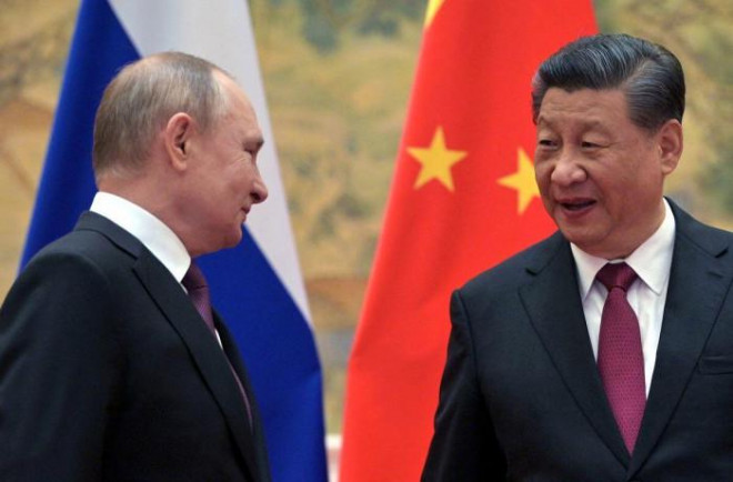 Tổng thống Nga Vladimir Putin gặp trực tiếp Chủ tịch Trung Quốc Tập Cận Bình nhân dịp dự khai mạc sự kiện Thế Vận Hội Mùa Đông Bắc Kinh 2022 . Ảnh - Reuters