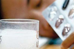 Sức khỏe đời sống - Đau đầu sau uống bia rượu ngày Tết, nhất định không được nạp thêm thứ này