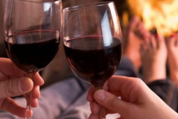 Sức khỏe đời sống - Uống rượu ảnh hưởng đến "chuyện ấy" thế nào ?