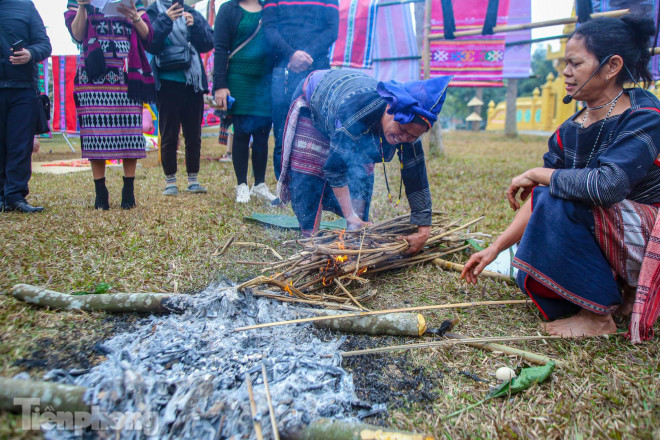 Đặc sắc nghi thức 'cúng vợt sợi bông' của đồng bào Ba Na - 6