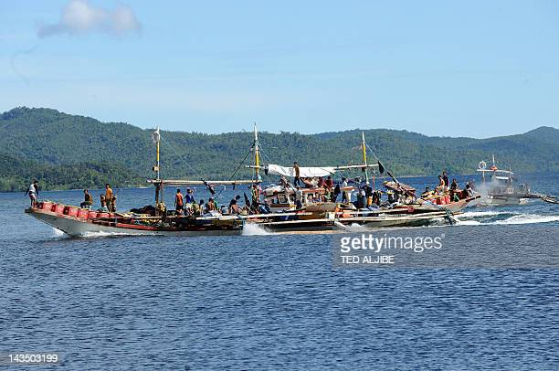 Các tàu đánh cá neo đậu tại Vịnh Ulugan, gần cửa Biển Đông, ngoài khơi Puerto Princesa trên đảo Palawan. Ảnh: Getty