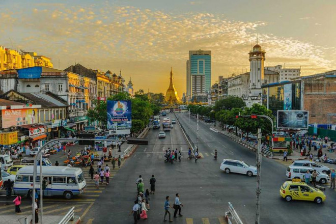 Ngân hàng Thế giới ước tính kinh tế Myanmar khả năng chỉ tăng trưởng 1% trong năm tài khóa 2022, sau khi mất 18% trong năm tài khóa 2021, lý do chính vì đại dịch và chính biến. Ảnh: MODERN DIPLOMACY