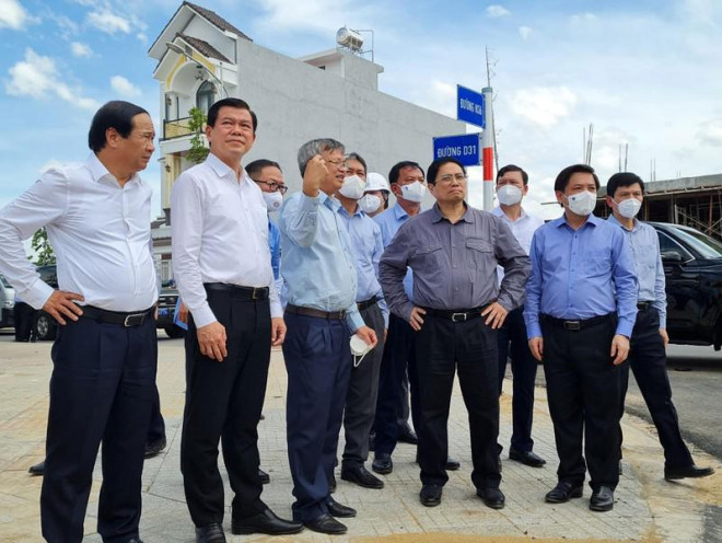 Thủ tướng Phạm Minh Chính thăm khu tái định cư Lộc An, Bình Sơn, thuộc dự án tái định cư Cảng HKQT Long Thành. Ảnh: VŨ HỘI