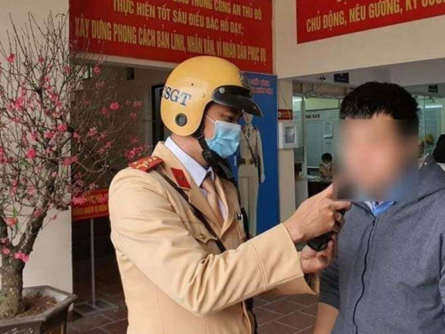 Tin tức trong ngày - Loạt tài xế "ma men" thẫn thờ nộp phạt ngay ngày đi làm đầu tiên sau Tết