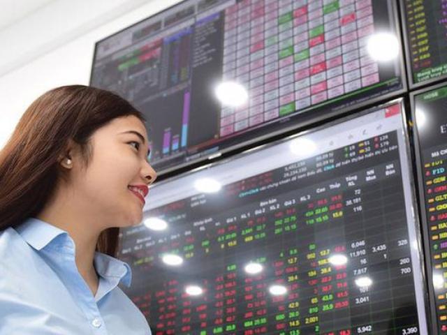 Kinh doanh - "Sân chơi nóng" tím lịm đầu năm, dân chơi hồ hởi "hái lộc"