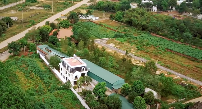 "Đại gia chân đất" Quang Tèo khoe biệt thự ở ngoại thành Hà Nội sang trọng, bề thế - 3