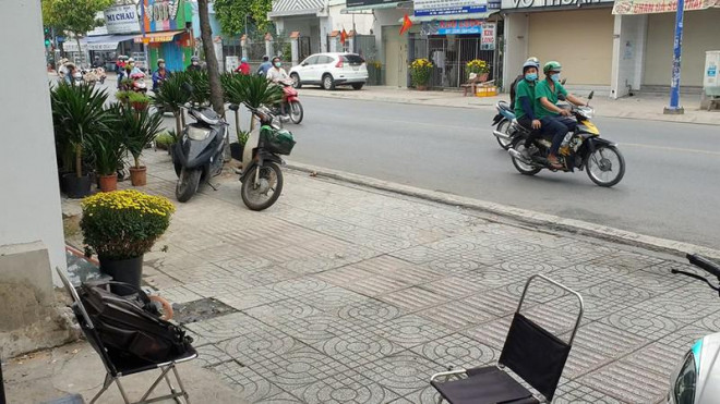 Khu vực xảy ra vụ việc là trước tiệm tân trang, sửa xe trên đường Lê Thị Hà, xã Tân Xuân, huyện Hóc Môn. Ảnh: NT