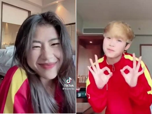 Bạn trẻ - Cuộc sống - Clip: Phút giây nhí nhảnh của nữ cầu thủ sau sân bóng "đốn tim" fan