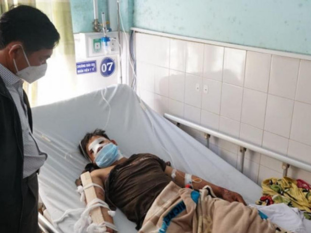 Tin tức trong ngày - Vụ TNGT 6 người chết ở Gia Lai: Xe lao xuống vực nghe rầm rầm, sợ lắm!