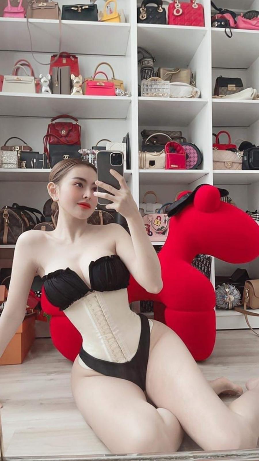 &#34;Cô chủ shop thị phi nhất nhì Sài thành&#34; có triệu người theo dõi: Body sexy, eo thon điểm 10 - 3