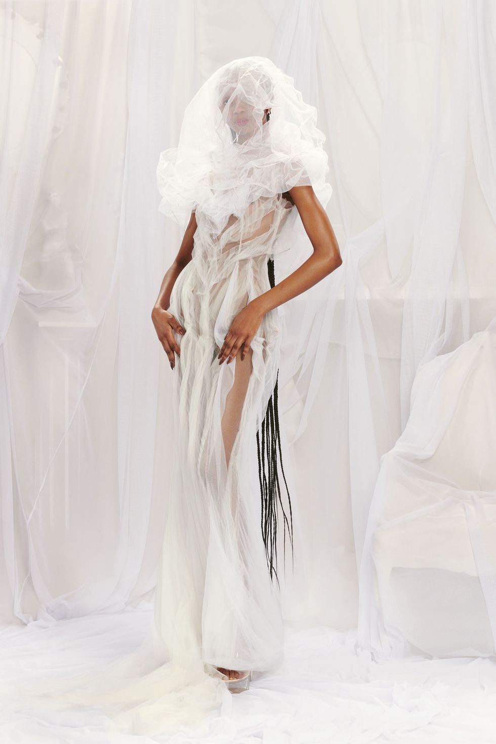 Jean Paul Gaultier tiếp nối phong cách độc lạ của Gaultier với bộ sưu tập Xuân/Hè 2022 - 4