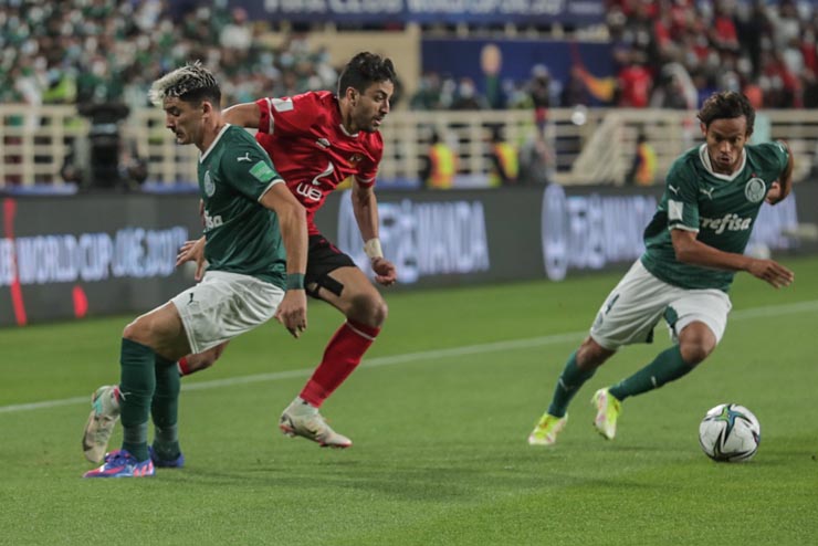 Al Ahly (áo đỏ) chơi nỗ lực nhưng không thể gây bất ngờ cho Palmeiras