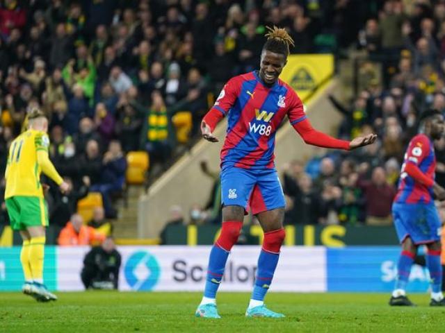 Bóng đá - Kỳ quặc Zaha: Sau tuyệt phẩm sút xa là quả 11m bị chê tệ hơn cả Ronaldo